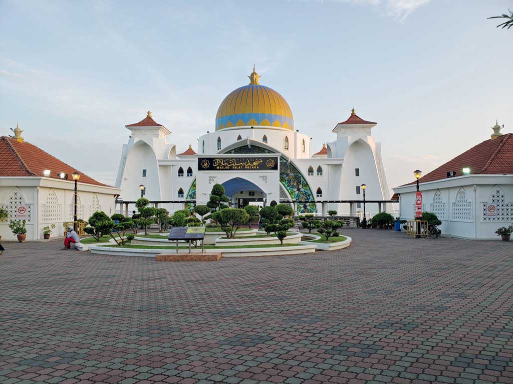 Floating Mosque in Melaka Malaysia on July 25 at 19:06