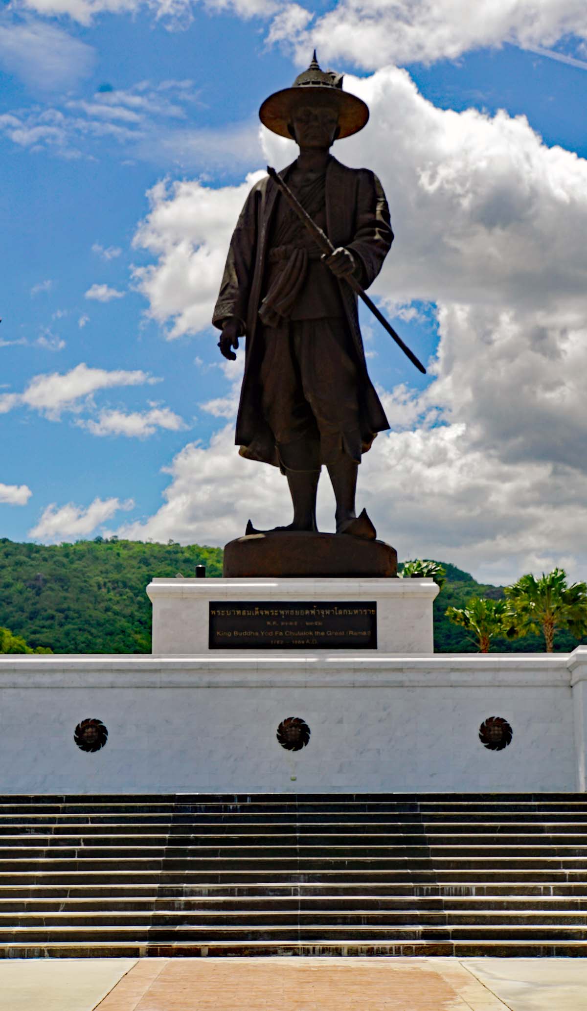 atue of King Rama I (1782-1809) in Rajabhakti Park.