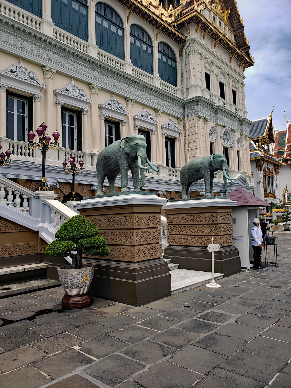 The entrance to the Grand Palace with the guard.